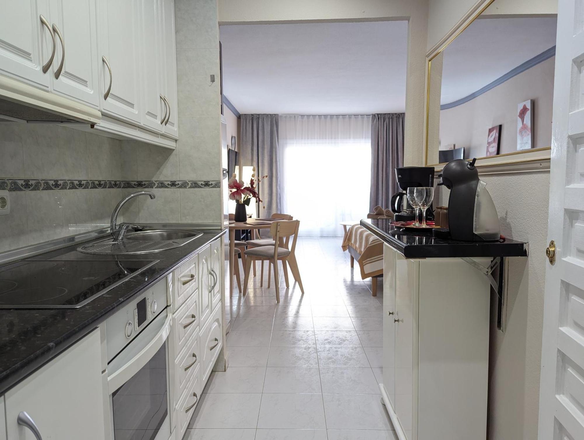 Estudio Benalbeach New Benalmádena Rum bild